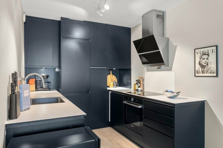 Designing a Home Office with Ergonomic Furniture: Comfortable and Healthy Workspaces